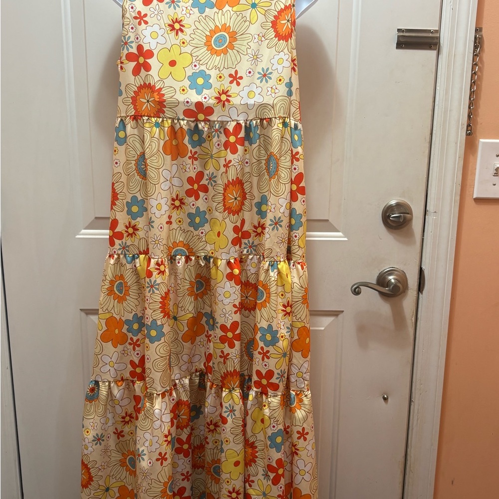 Floral Maxi Dress in Orange and Cream - Picture 4 of 4